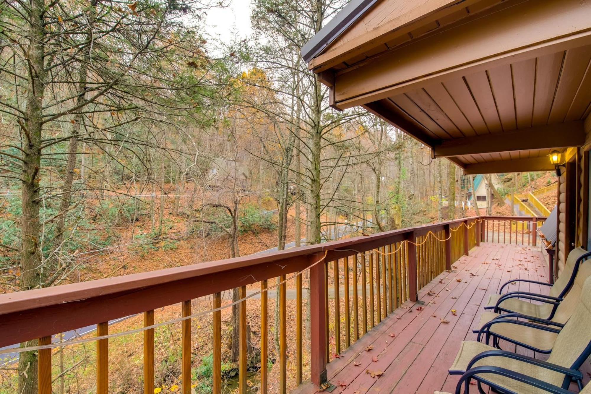 Gatlinburg A-Frame Home With Hot Tub Near Parkway Kültér fotó